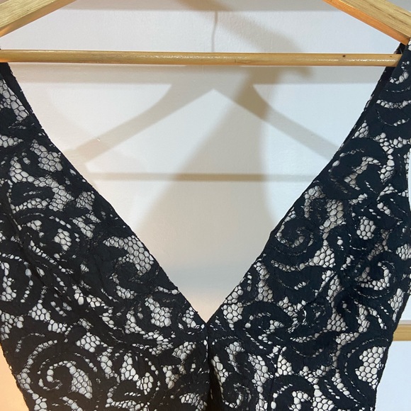 Lace Body Suit. Size- S - Picture 7 of 10